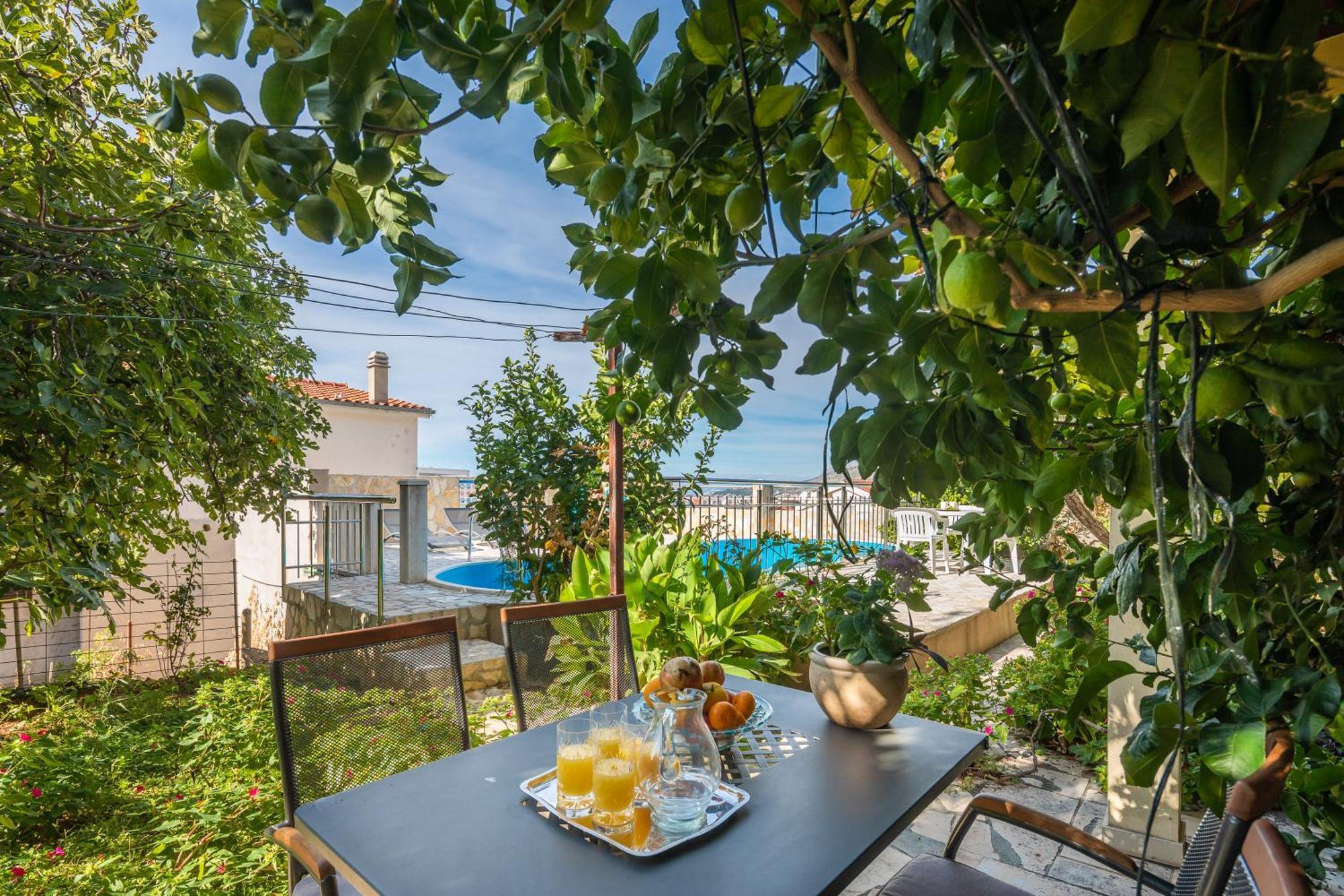 Apartments Roza Omiš Εξωτερικό φωτογραφία