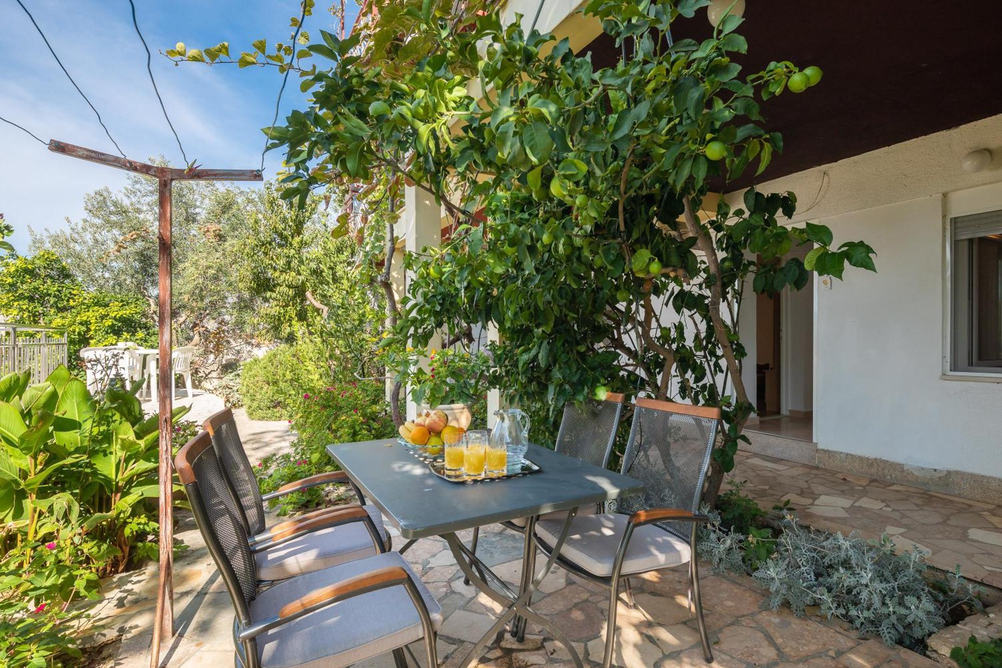 Apartments Roza Omiš Εξωτερικό φωτογραφία